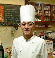 5丁目「菓子工房パオ・デ・ロ」オーナーシェフ　庄村 憲近さん